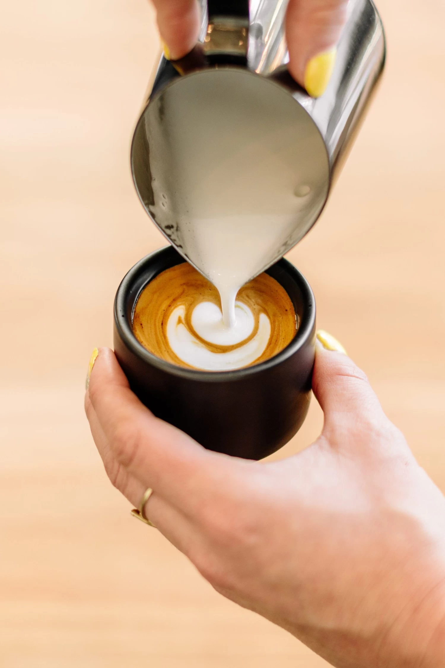 Fellow Eddy Steaming Pitcher 12oz - Graphite - Image 2