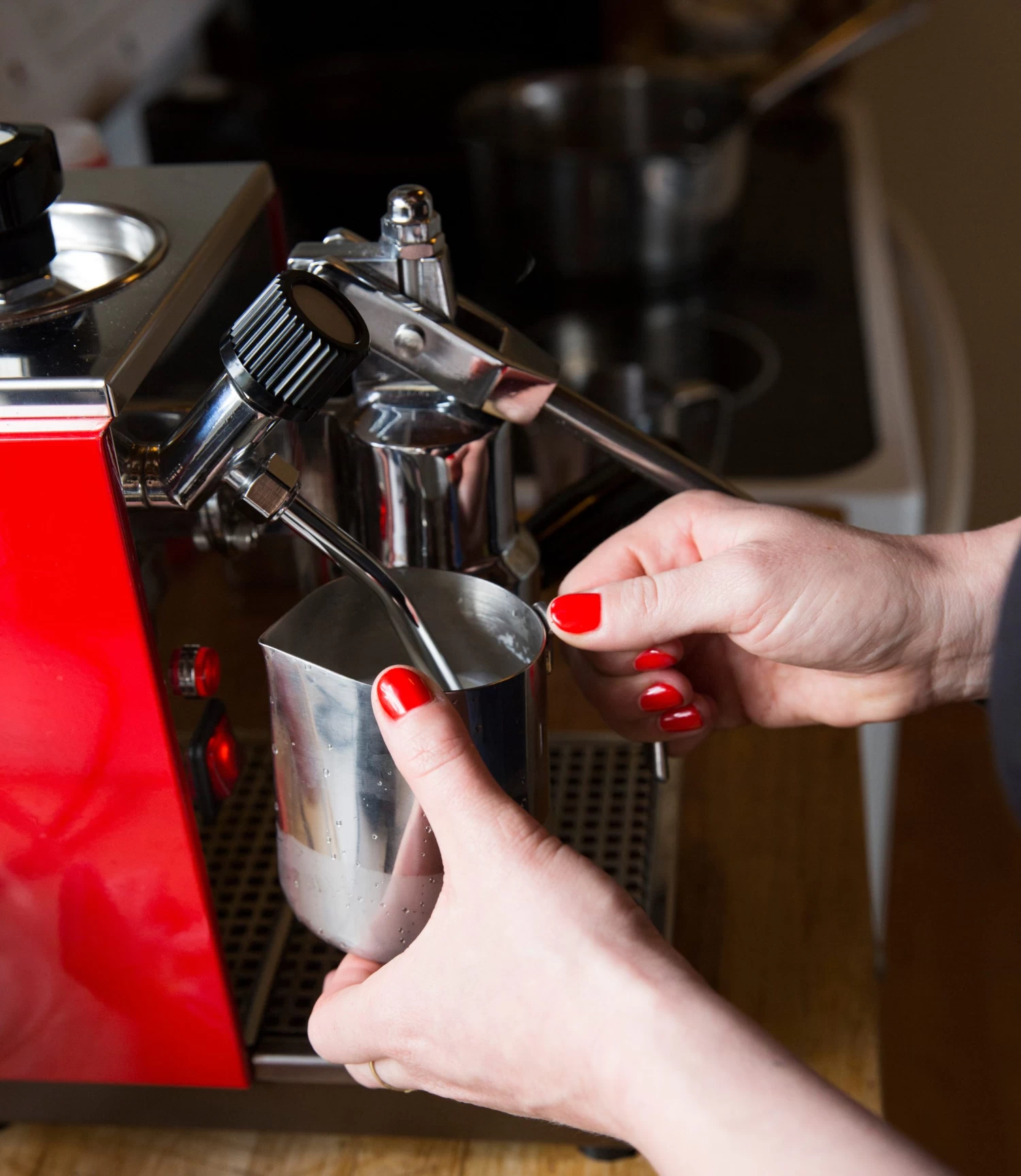 Fellow Eddy Steaming Pitcher 18oz - Polished Steel - Image 3