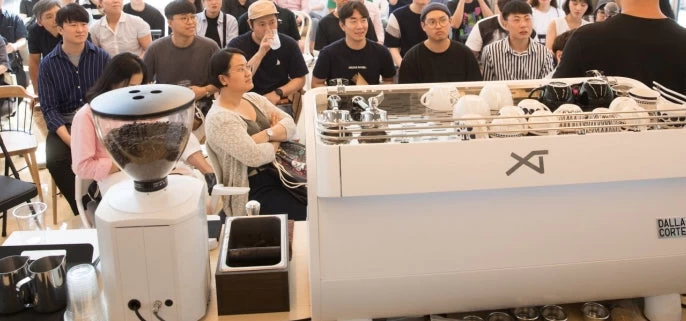 Dalla Corte XT Classic Espresso Machine - 3-Group Total White - Image 7